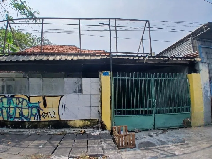 Jual Rumah 4 KT Berpotensi Besar Cocok Untuk Usaha di Kawasan Kapas Krampung Wilayah Surabaya Utara