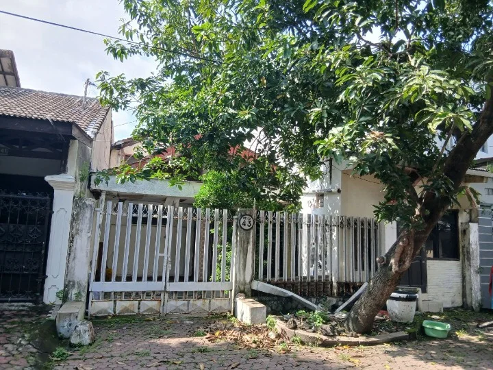 Dijual Rumah 4 KT Lokasi Strategis Mudah Diakses di Kawasan Dukuh Kupang Wilayah Surabaya Barat - Image 1