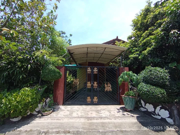 Jual Rumah 2 Lantai Nyaman 6 KT Lokasi Strategis di Kawasan Favorit Perum Gayung Kebon Sari Surabaya Selatan - Image 1