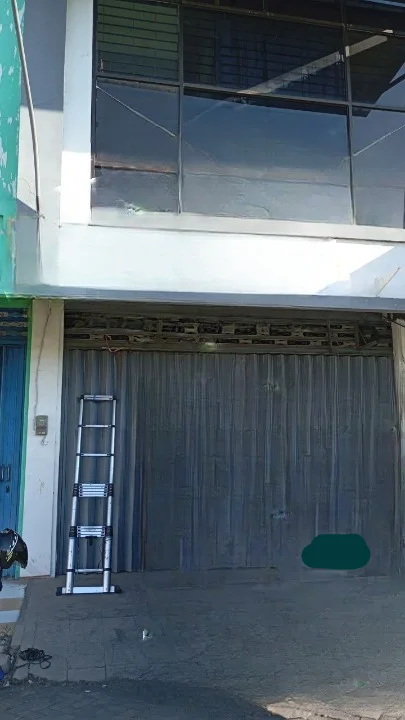 Dijual Ruko Lokasi Strategis 3 Lantai Area Ramai Potensial di Kawasan Rungkut Megah Raya Surabaya Timur - Image 1