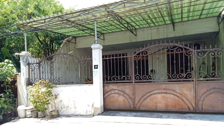 Dijual Rumah Second 5BR di Pucang Sawit Surabaya Timur - Image 1