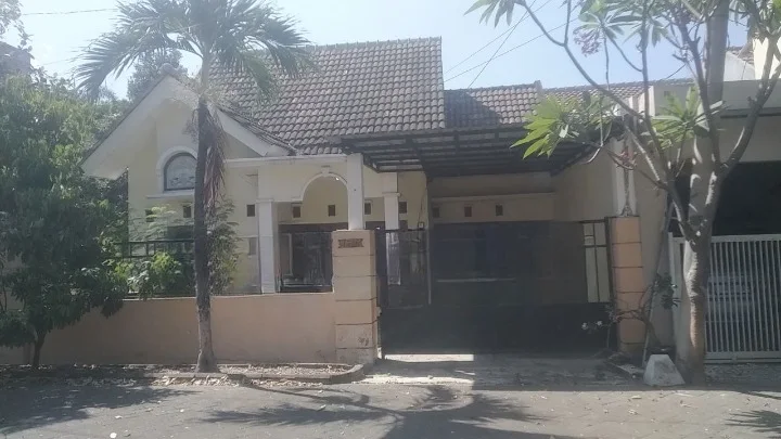 Dijual Rumah Asri Layak Huni Kawasan Puri Lidah Kulon Indah Surabaya Barat