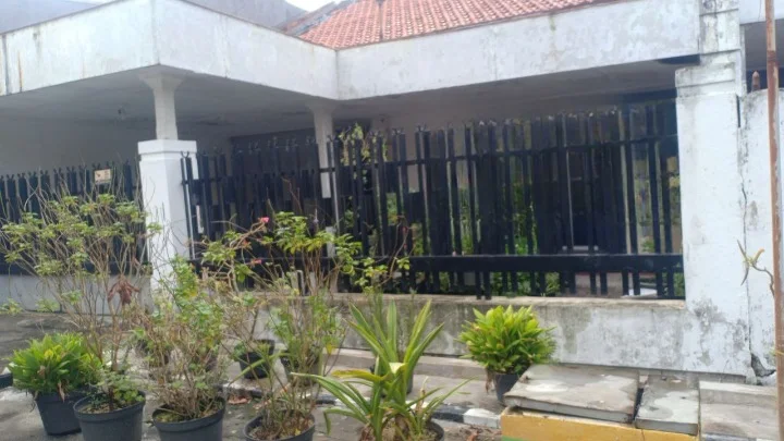 Dijual Rumah Strategis Barata Jaya Surabaya Timur - Image 1