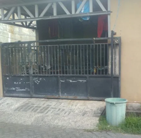 Dijual Cepat Rumah 2 Lantai Lokasi Strategis 5 KT di Kawasan Mudah Diakses Semolowaru Utara Surabaya Timur - Thumbnail 3