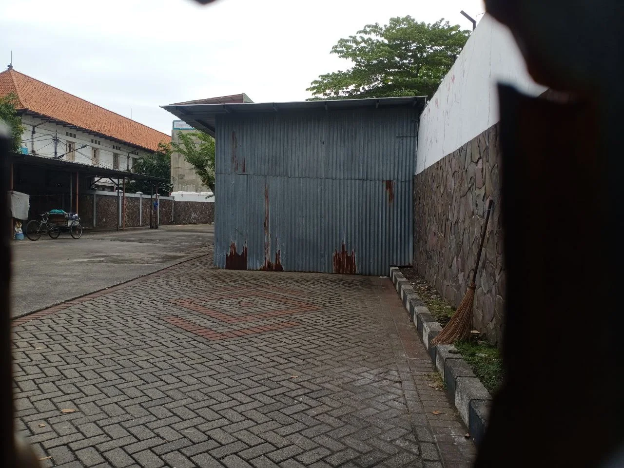 Dijual Lahan/Bangunan Strategis Luas 856m² Harga 20 Miliar Boleh Nego di Bubutan Surabaya Pusat - Thumbnail 2