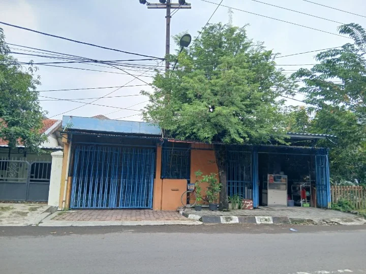 Dijual Cepat Rumah 2 Lantai Strategis 7 KT Cocok Untuk Usaha Kos-kosan di Gayungsari Surabaya Selatan - Image 1