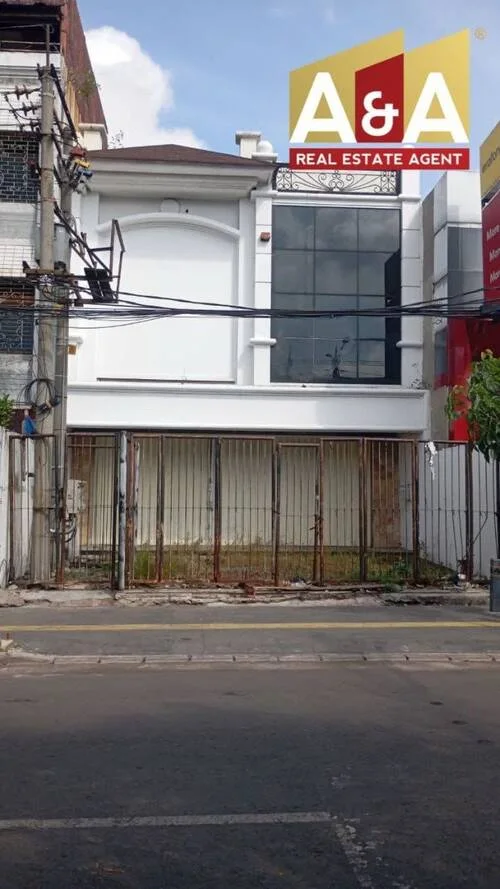 Dijual/Disewakan Ruko Tiga Lantai Strategis Cocok Untuk Berbisnis di Kawasan Pucang Anom Timur Surabaya Timur - Image 1