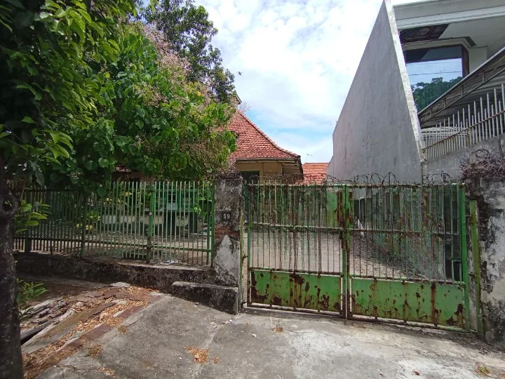 Dijual Rumah Strategis di Jalan Jaksa Agung Suprapto Ketabang Surabaya Pusat - Thumbnail 2
