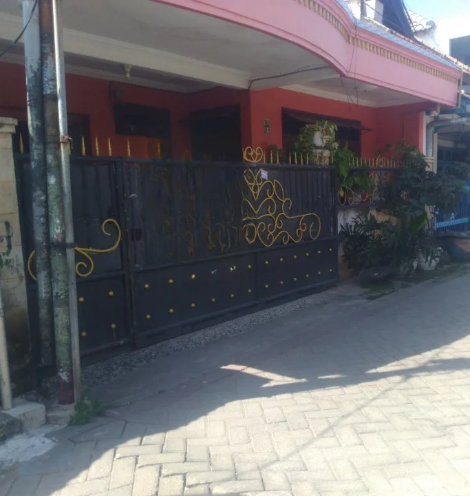 Dijual Rumah Nyaman 3 KT Siap Huni Tata Ruang Efisien Harga Menarik 750JT di Manukan Bhakti Surabaya Barat
