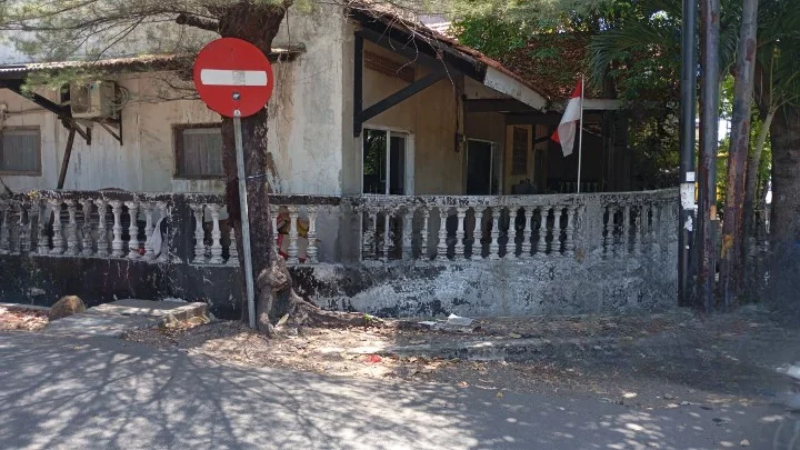 Dijual Rumah Hook Hitung Tanah Luas 262m² (17x17) di Rungkut Barata Raya Surabaya Timur - Image 1