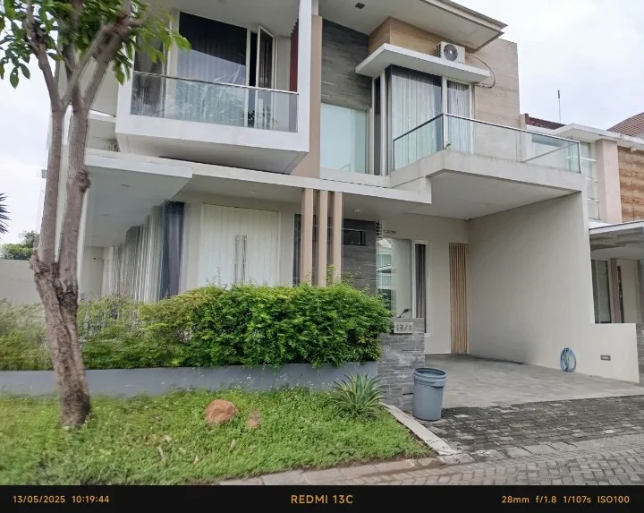 Disewakan Rumah Full Furnish di Greenwood Citraland Surabaya Barat - Image 1