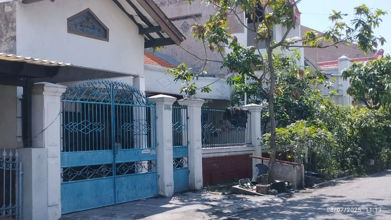 Dijual Rumah Strategis di Wilayah Gayung Kebonsari Surabaya Selatan - Image 1