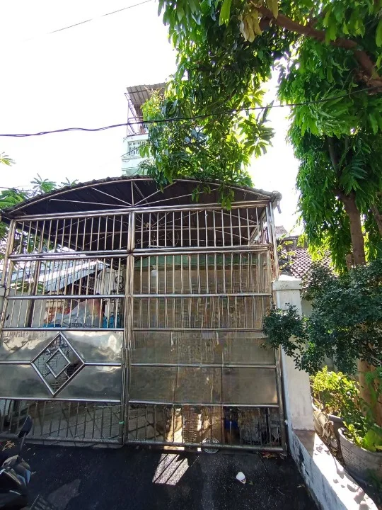 Dijual Rumah 2 Lantai Strategis 3 BR Kawasan Komersial Area Berkembang di Juwingan Surabaya Timur - Thumbnail 3