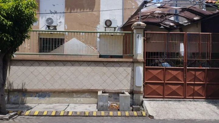 Dijual Rumah Hook Terawat Nyaman di Kebraon Indah Permai Surabaya Selatan - Image 1