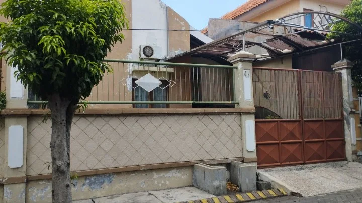 Dijual Rumah Hook Terawat Nyaman di Kebraon Indah Permai Surabaya Selatan - Image 1