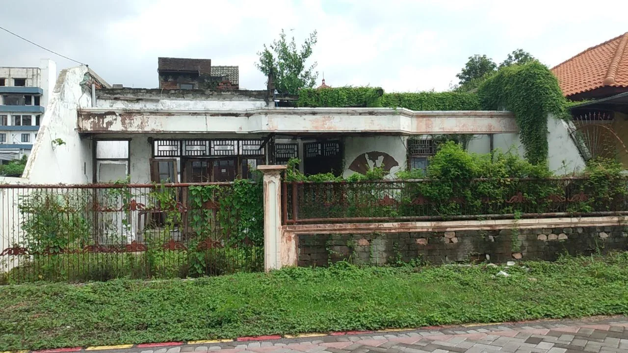 Dijual Rumah Hitung Tanah Luas di Sidosermo PDK Surabaya Selatan - Image 1