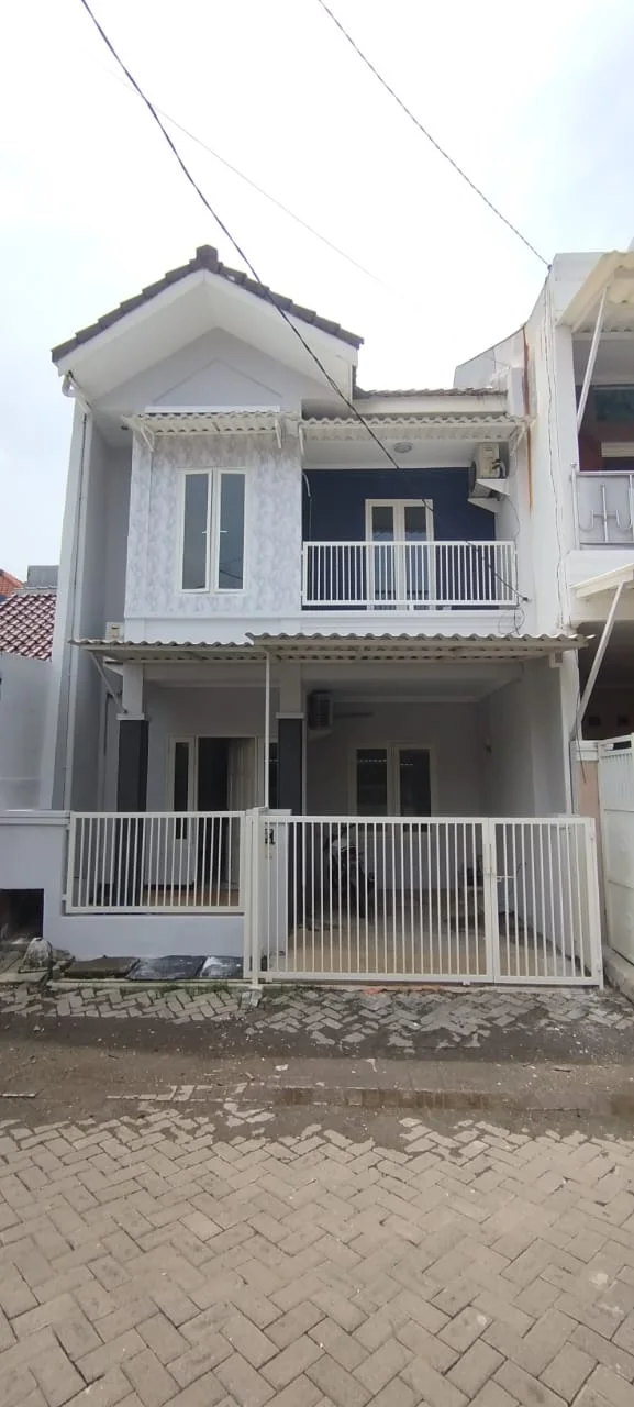 Dijual Rumah 2 Lantai Strategis di Purimas Surabaya Timur - Image 1