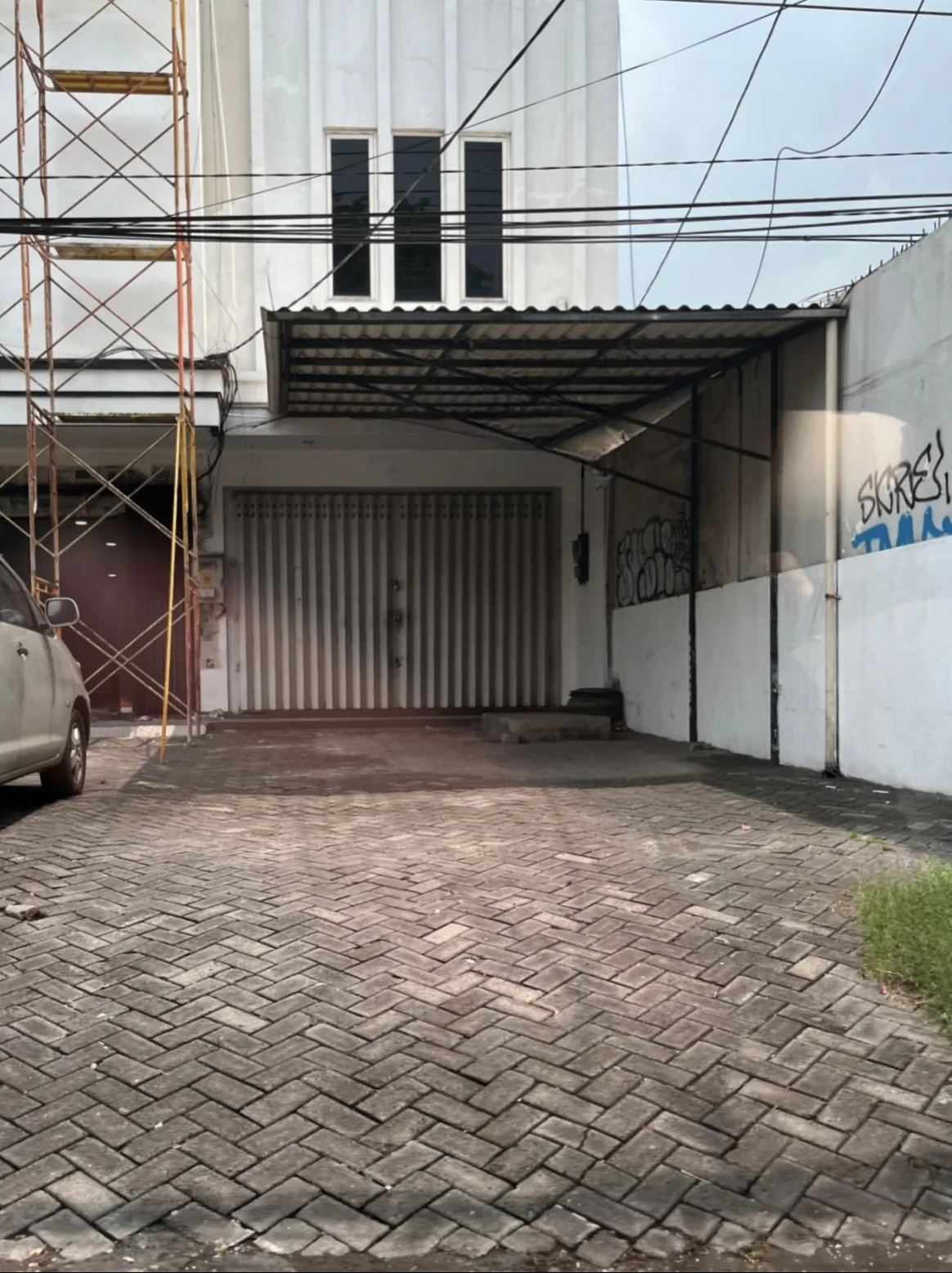 Disewakan Ruko Area Komersial Jalan Dinoyo Surabaya Pusat