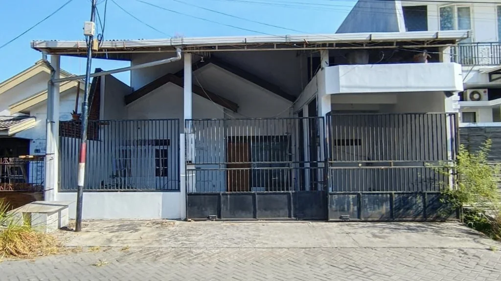 Dijual/disewakan Rumah di Klampis Semolo Timur Surabaya Timur Lokasi Strategis - Image 1