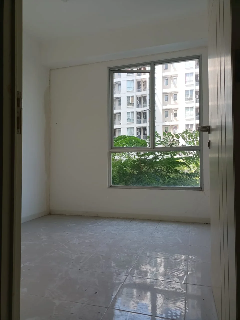 Dijual Apartment Nyaman Non Furnish di East Coast Surabaya Timur