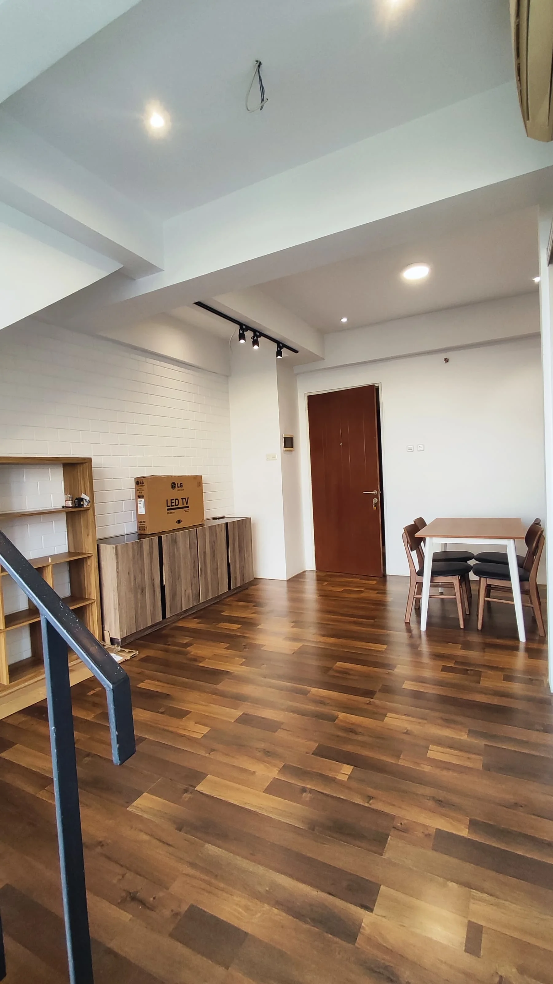 Dijual/disewakan Apartemen Royal Cityloft Full Furnished Surabaya Barat - Image 1