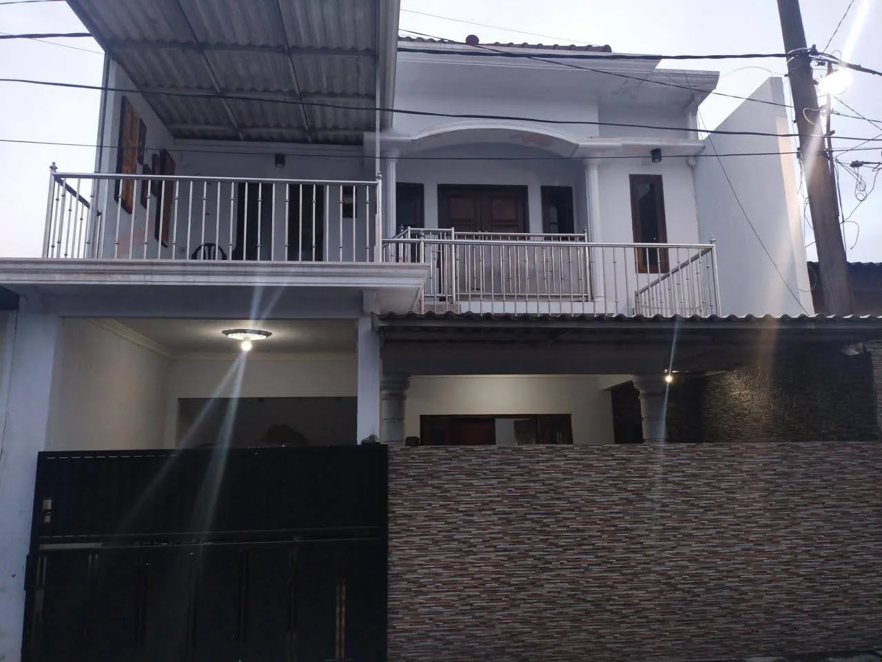 Disewakan Ruko Strategis Barata Jaya Surabaya Timur