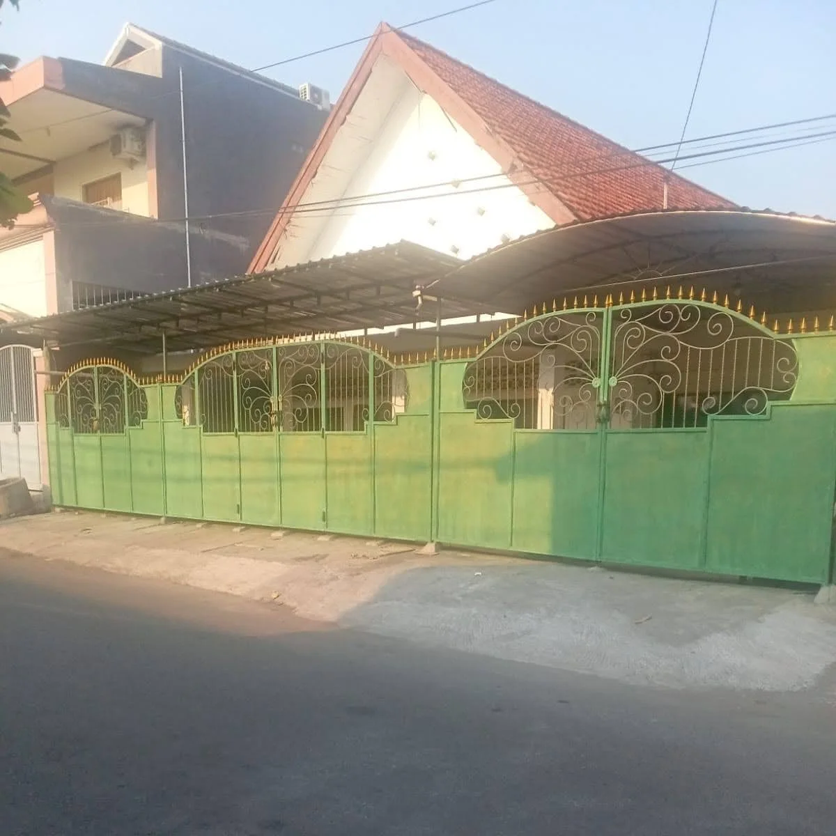 Disewakan Rumah Strategis Bratang Binangun Surabaya Timur - Image 1