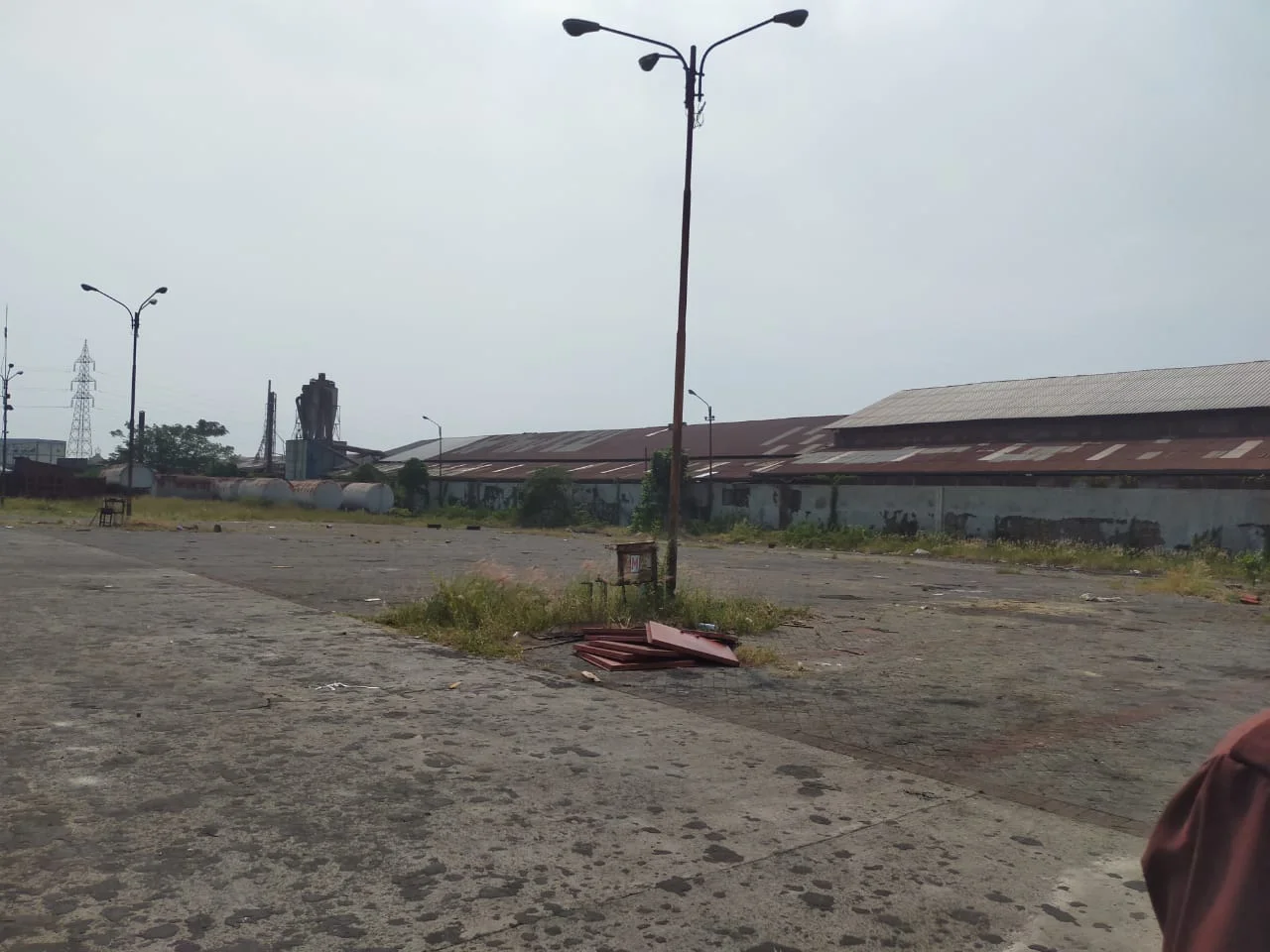 Disewakan Lahan di Tanjungsari Surabaya Barat Luas dan Siap Usaha - Image 1