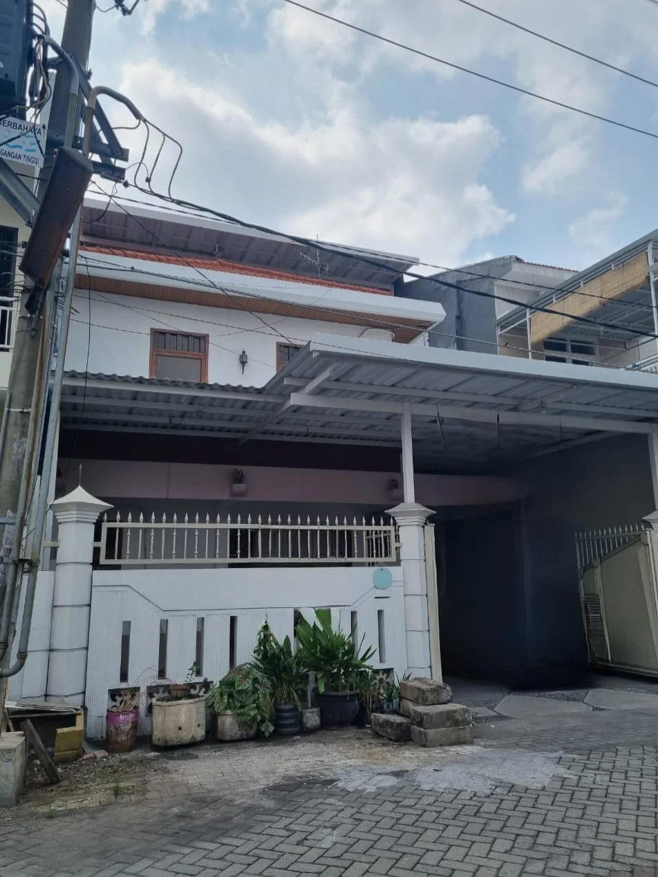 Dijual/Diseewakan Rumah Strategis di Satelit Utara Surabaya Barat