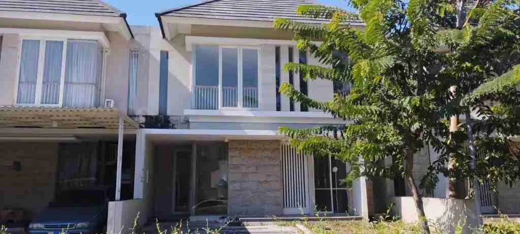 Rumah Dijual Lokasi Strategis Citraland Greenlake Surabaya Barat