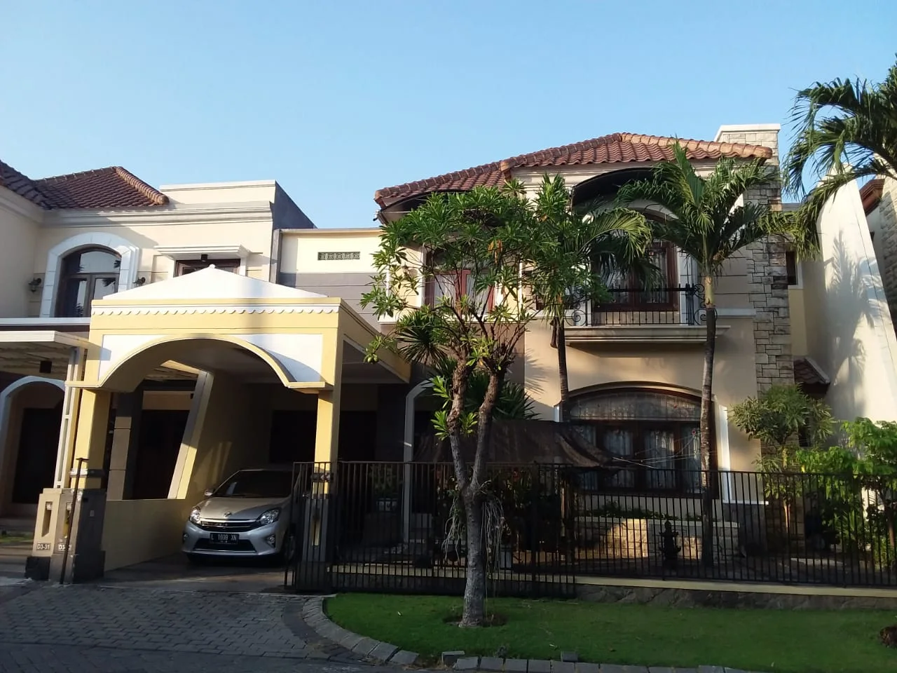 Dijual Rumah Mewah Lokasi Strategis Wisata Bukit Mas Surabaya Barat