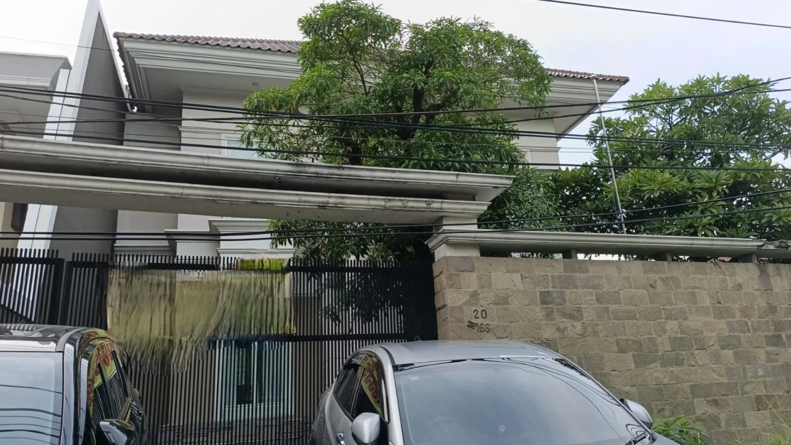 Dijual/Disewakan Rumah Hook Mewah Wilayah Dharmahusada Surabaya TimurDharmahusada