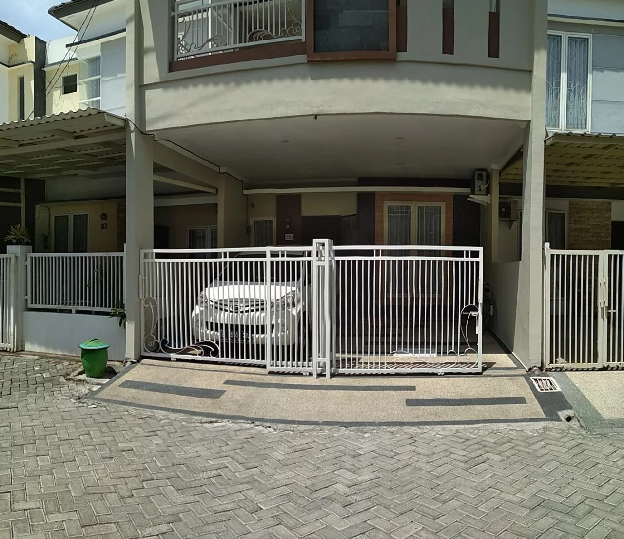 Dijual Rumah Bagus Terawat dan Murah di Simpang Darmo Regency Wilayah Surabaya Barat