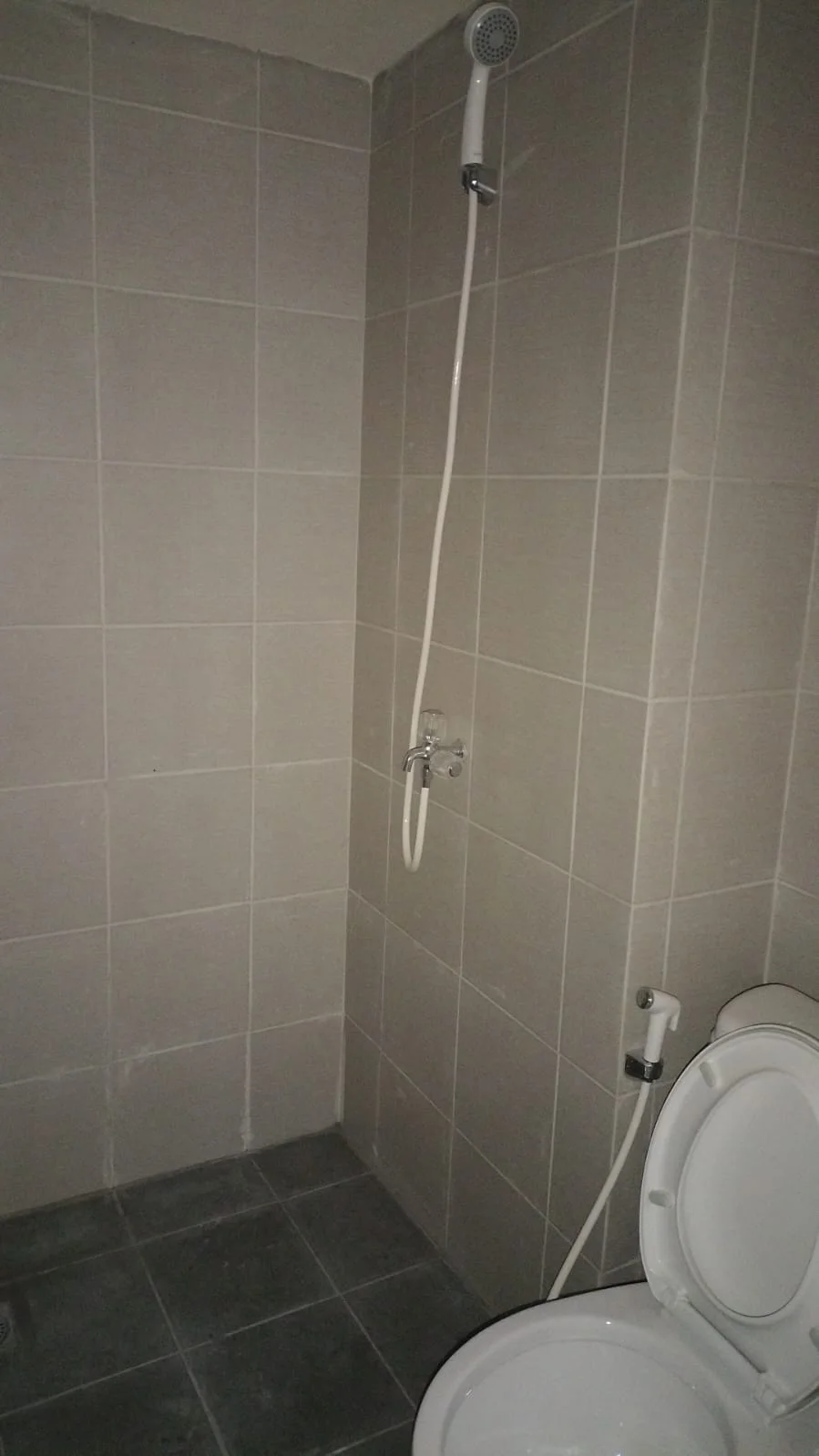 Disewakan Murah  Ruko Baru 3 Lantai Alessandro Vittorio Citraland Lokasi Strategis Raya Wiyung, Surabaya Barat - Thumbnail 3