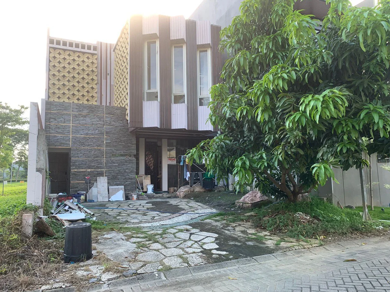 Dijual Rumah Murah 2 Lantai Woodland Lokasi Strategis Citraland Surabaya Barat