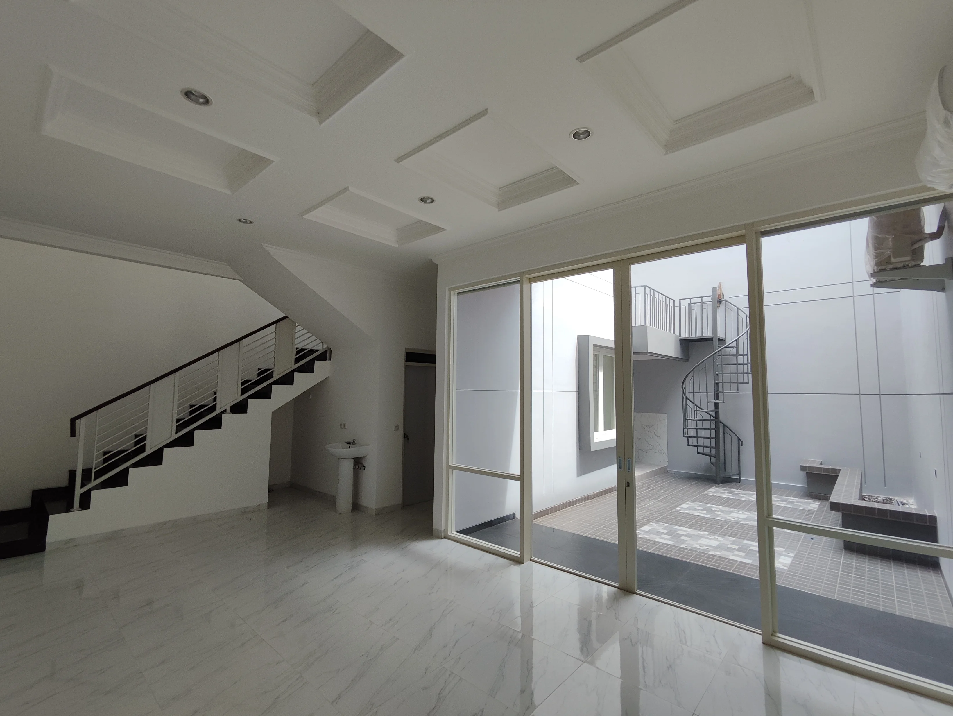 Dijual Rumah Baru Modern di Darmo Permai Utara Surabaya Barat - Thumbnail 4