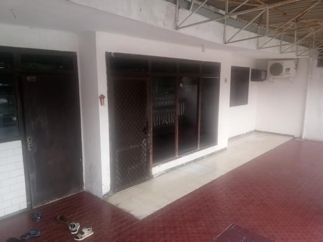 Dijual Rumah Hitung Tanah di Babatan Pantai Surabaya Timur Lokasi Nyaman