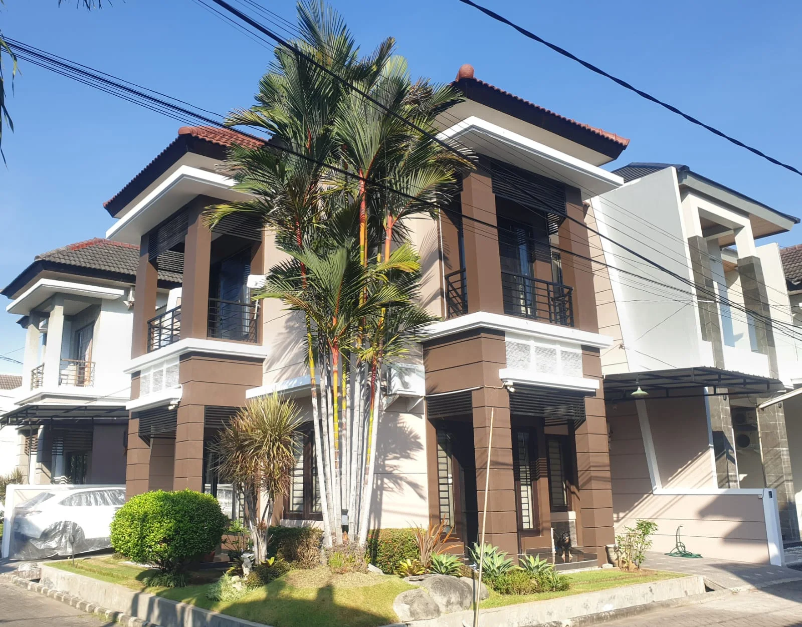 Dijual Rumah Hook Siap Huni di Hans Regency Surabaya Timur