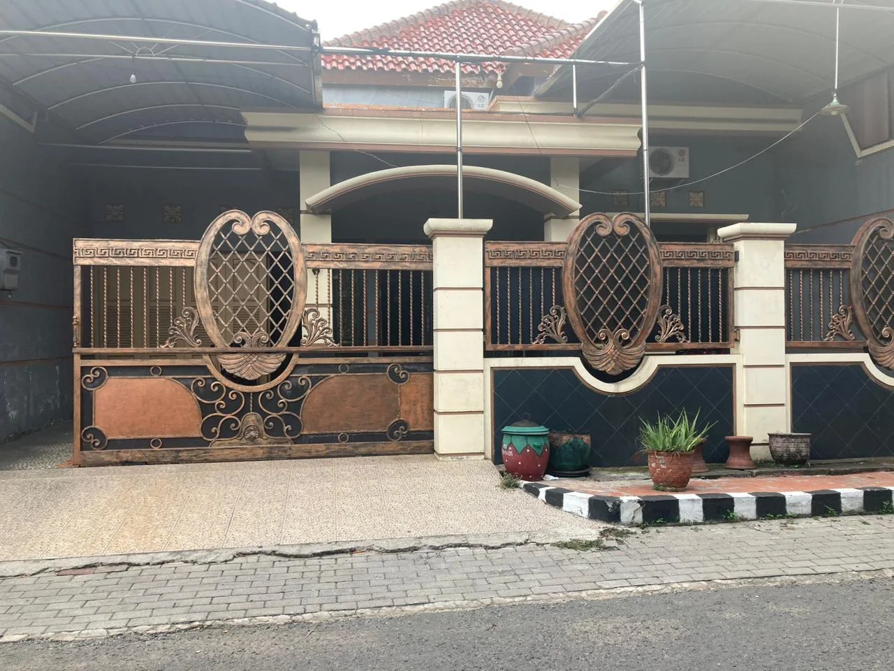Dijual Rumah Strategis Lokasi Sidosermo Surabaya Selatan