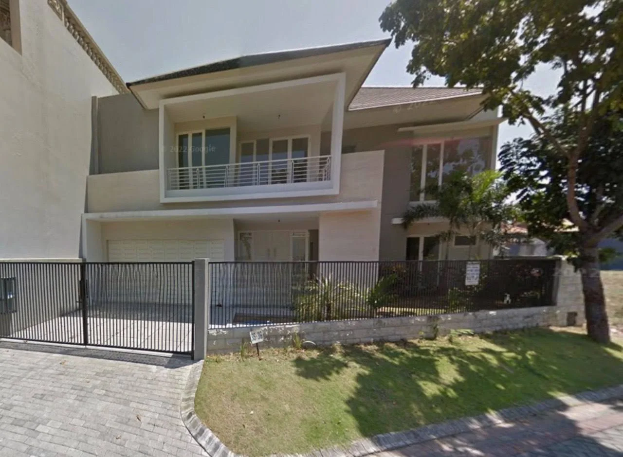 Dijual Rumah Kawasan Elit Surabaya Barat Graha Family SS