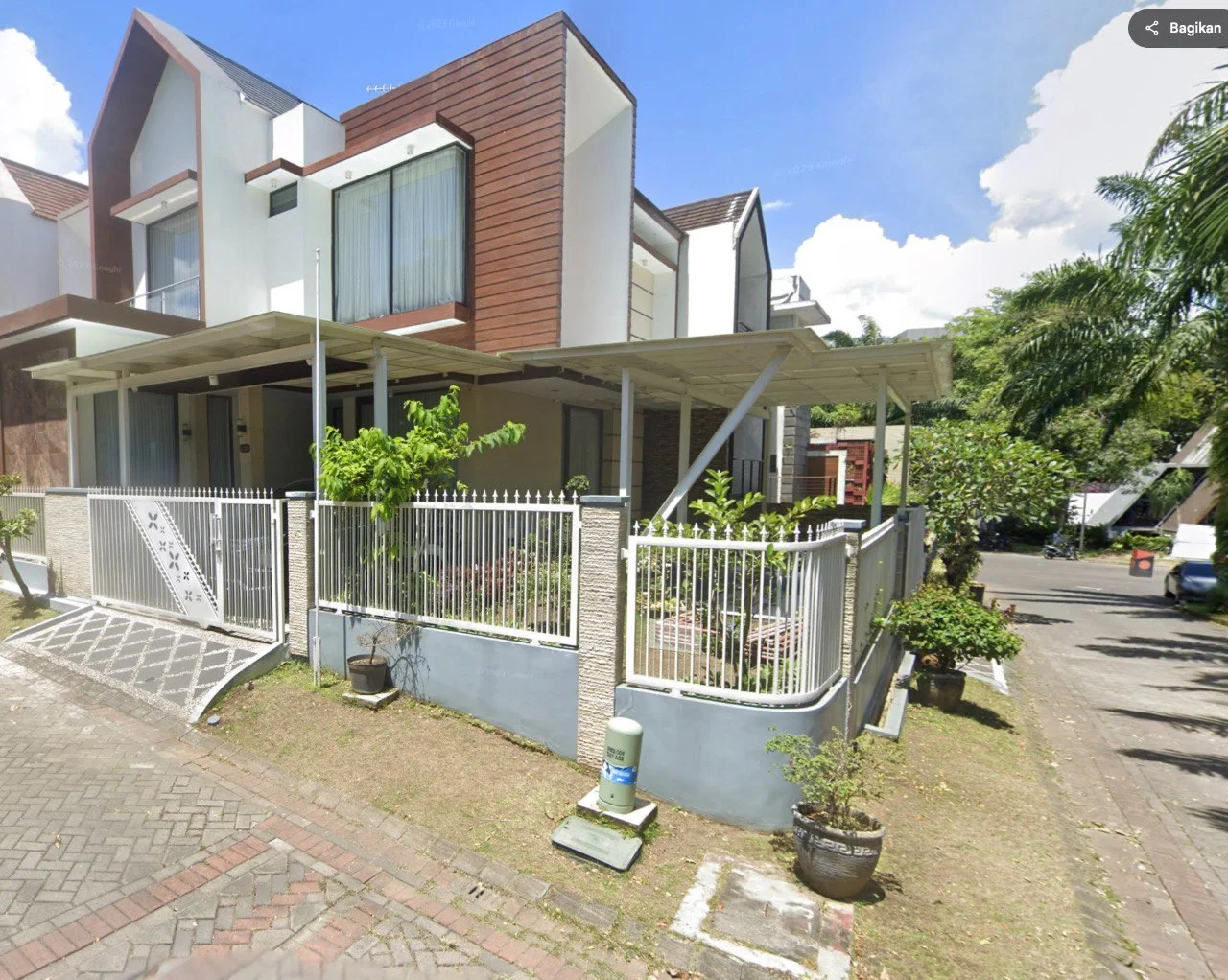 Dijual Murah Rumah 2 Lantai Posisi Hook di Perumahan Permata Jingga, Malang