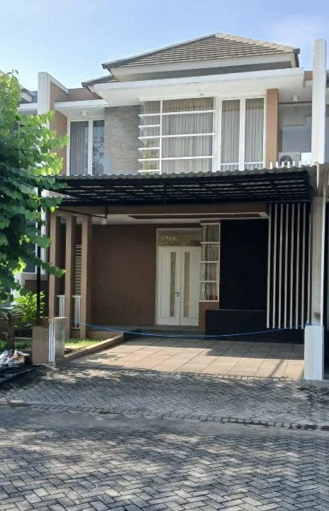 Disewakan Rumah Asri Royal Residence Surabaya Barat