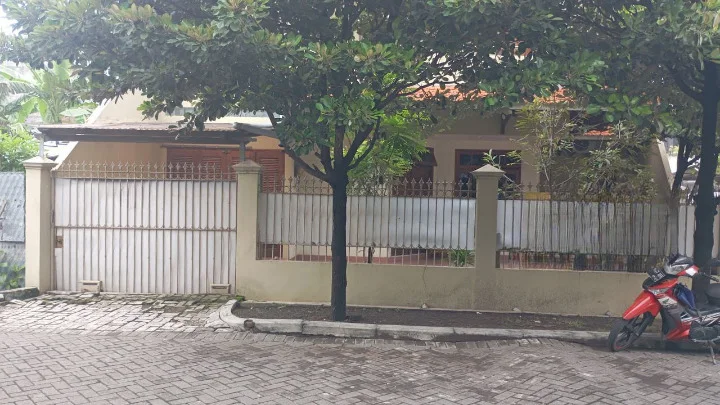 Dijual Rumah Nyaman dan Luas di Surabaya Selatan