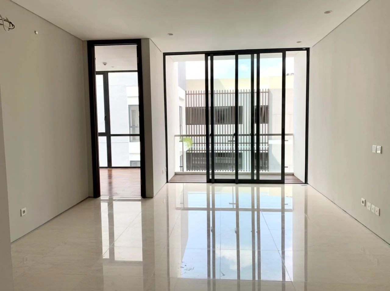 Dijual Apartemen Hunian Nyaman dan Modern di Rosebay Surabaya Barat - Thumbnail 2