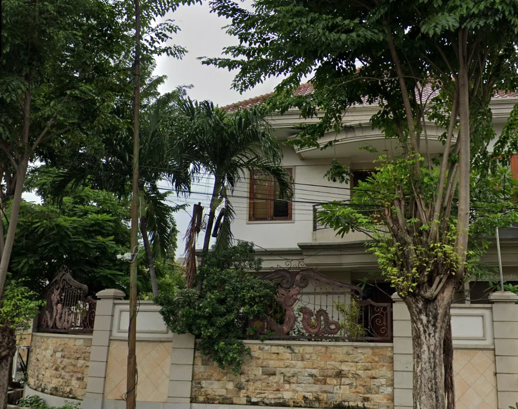 Disewakan Rumah Usaha Lokasi Premium di Darmo Permai Timur Surabaya Barat - Image 1