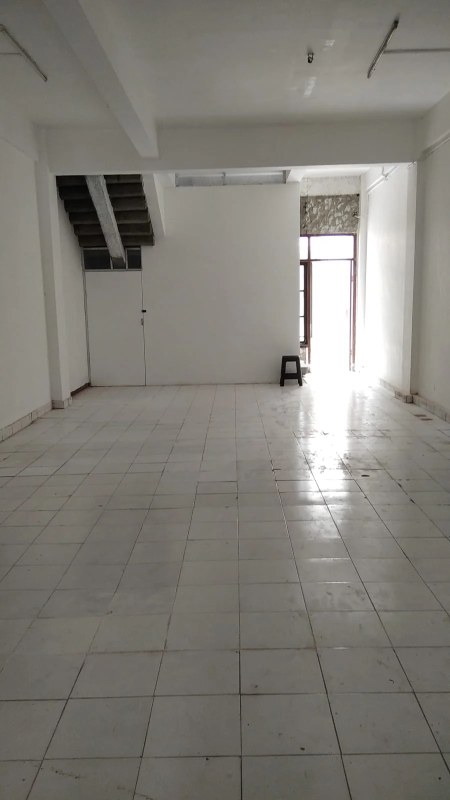Ruko Strategis Tiga Lantai Disewakan di Raya Darmo Permai Timur Surabaya Barat - Thumbnail 2