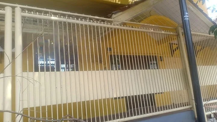 Dijual-Rumah-2-Lantai-Luas-dan-Nyaman-Di-Kawasan-Kalongan-Baru