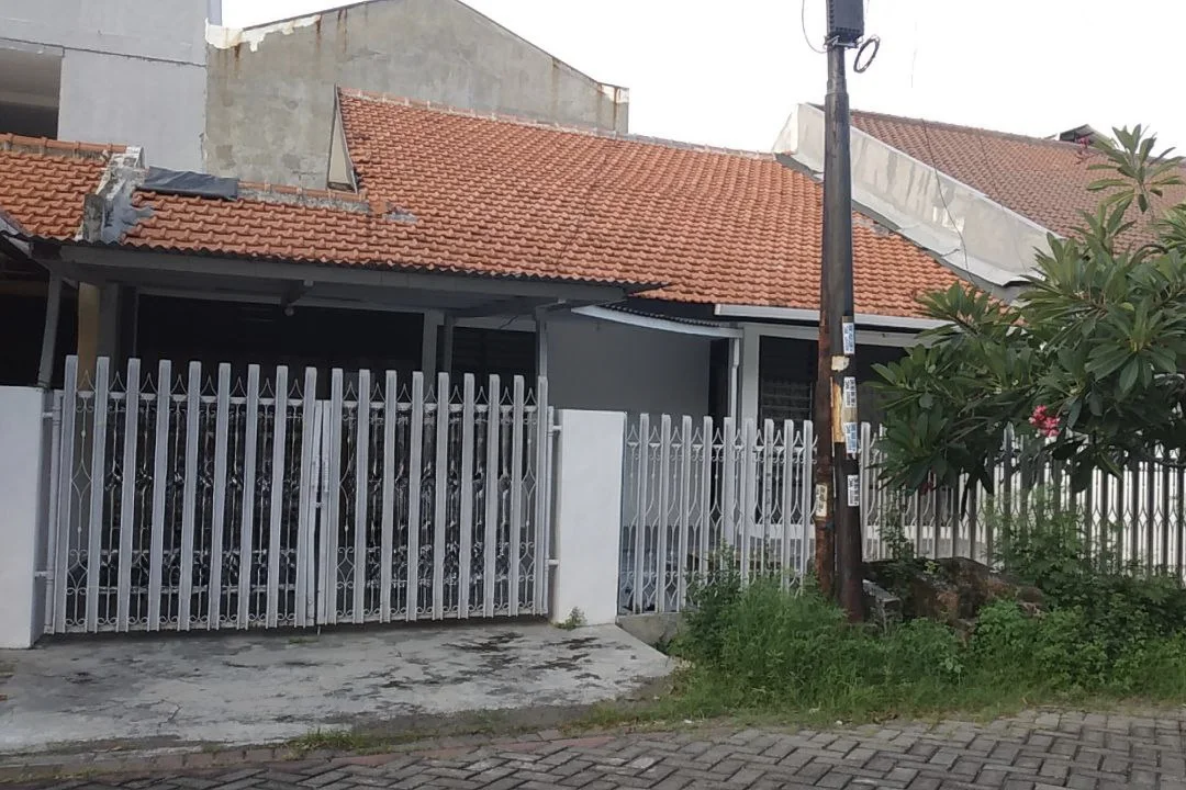 Disewakan-Rumah-Siap-Huni-Lokasi-Rungkut-Mejoyo-Surabaya-Timur