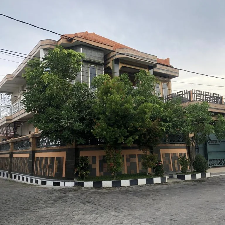 Dijual-Rumah-Hook-Kondisi-Bagus-di-Pondok-Maritim-Indah-Surabaya-Barat