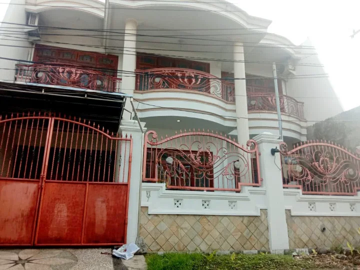 Dijual Rumah Lokasi Strategis di Wonocolo Surabaya Selatan - Image 1